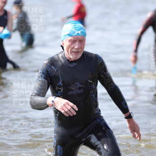 22.06.2025 - Viking Triathlon H.Heesch http://msf.ph/oto/8062337 22.06.2025 10:44:58 Schwimmen 39, 168, 346, 493, 638, 653 meine-sportfotos.de