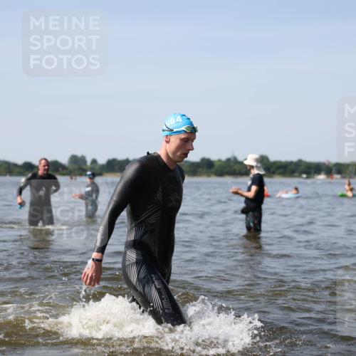 22.06.2025 - Viking Triathlon Michael Strokosch http://msf.ph/oto/8062342 22.06.2025 10:28:01 Schwimmen 14, 90, 178, 196, 289, 367, 401, 534, 616 meine-sportfotos.de