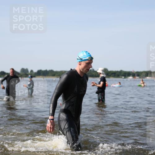 22.06.2025 - Viking Triathlon Michael Strokosch http://msf.ph/oto/8062345 22.06.2025 10:28:02 Schwimmen 14, 90, 178, 196, 289, 367, 401, 616 meine-sportfotos.de