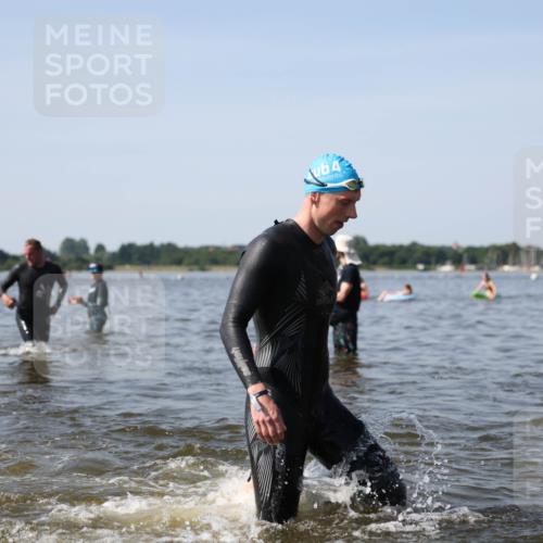 22.06.2025 - Viking Triathlon Michael Strokosch http://msf.ph/oto/8062348 22.06.2025 10:28:02 Schwimmen 14, 90, 178, 196, 289, 367, 401, 616 meine-sportfotos.de