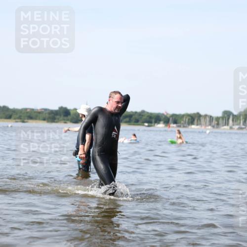 22.06.2025 - Viking Triathlon Michael Strokosch http://msf.ph/oto/8062350 22.06.2025 10:28:06 Schwimmen 14, 90, 178, 196, 289, 367, 401, 616 meine-sportfotos.de