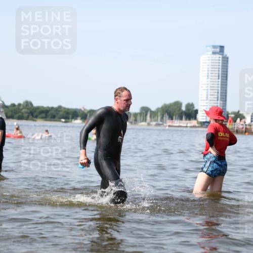22.06.2025 - Viking Triathlon Michael Strokosch http://msf.ph/oto/8062355 22.06.2025 10:28:07 Schwimmen 14, 90, 178, 196, 289, 367, 401, 616 meine-sportfotos.de