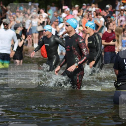 22.06.2025 - Viking Triathlon H.Heesch http://msf.ph/oto/8062356 22.06.2025 10:05:32 Schwimmen 22, 150, 167, 181, 210, 228, 314, 437, 439, 462, 538, 601, 603, 654, 655 meine-sportfotos.de