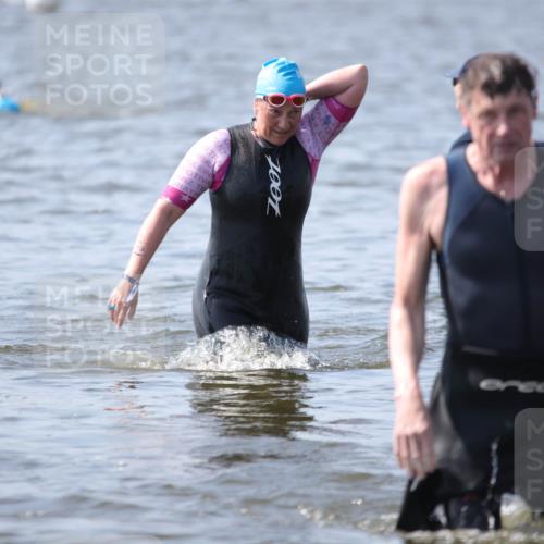 22.06.2025 - Viking Triathlon H.Heesch http://msf.ph/oto/8062361 22.06.2025 10:45:03 Schwimmen 39, 168, 346, 493, 503, 638, 653 meine-sportfotos.de