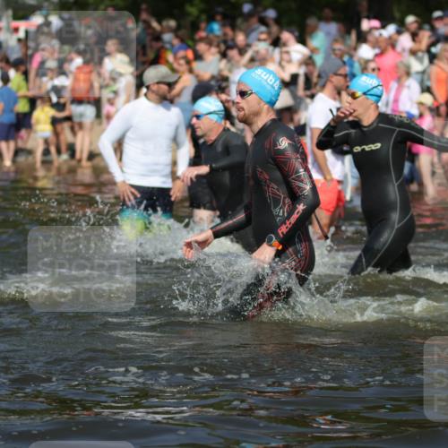 22.06.2025 - Viking Triathlon H.Heesch http://msf.ph/oto/8062367 22.06.2025 10:05:33 Schwimmen 22, 150, 167, 181, 210, 228, 437, 439, 462, 538, 553, 601, 603, 654, 655 meine-sportfotos.de
