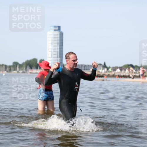 22.06.2025 - Viking Triathlon Michael Strokosch http://msf.ph/oto/8062371 22.06.2025 10:28:09 Schwimmen 14, 178, 196, 367, 401 meine-sportfotos.de