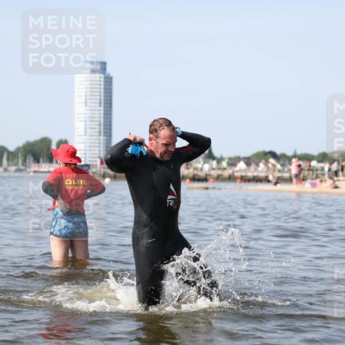 22.06.2025 - Viking Triathlon Michael Strokosch http://msf.ph/oto/8062376 22.06.2025 10:28:09 Schwimmen 14, 178, 196, 367, 401 meine-sportfotos.de
