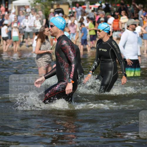22.06.2025 - Viking Triathlon H.Heesch http://msf.ph/oto/8062377 22.06.2025 10:05:34 Schwimmen 22, 65, 83, 150, 167, 181, 210, 228, 361, 439, 462, 511, 538, 553, 601, 603, 654 meine-sportfotos.de