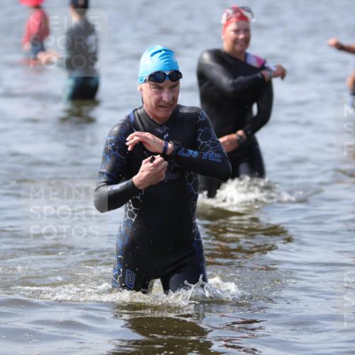 22.06.2025 - Viking Triathlon H.Heesch http://msf.ph/oto/8062378 22.06.2025 10:45:18 Schwimmen 68, 102, 108, 346, 503, 605 meine-sportfotos.de