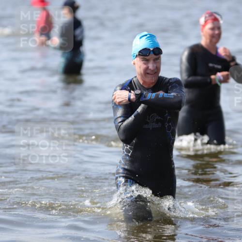 22.06.2025 - Viking Triathlon H.Heesch http://msf.ph/oto/8062385 22.06.2025 10:45:19 Schwimmen 68, 102, 108, 346, 466, 503, 605 meine-sportfotos.de