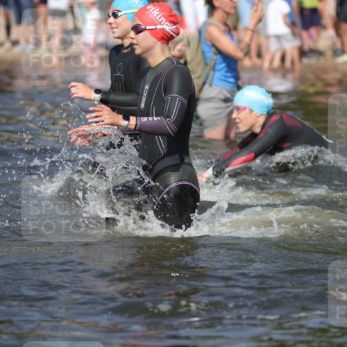 22.06.2025 - Viking Triathlon H.Heesch http://msf.ph/oto/8062389 22.06.2025 10:05:38 Schwimmen 22, 65, 83, 135, 150, 167, 181, 194, 210, 361, 379, 439, 462, 511, 517, 538, 553, 603, 653, 654 meine-sportfotos.de