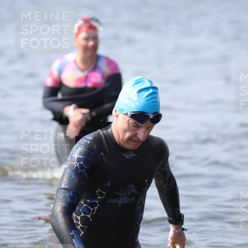 22.06.2025 - Viking Triathlon H.Heesch http://msf.ph/oto/8062390 22.06.2025 10:45:21 Schwimmen 68, 102, 108, 197, 466, 503, 605 meine-sportfotos.de