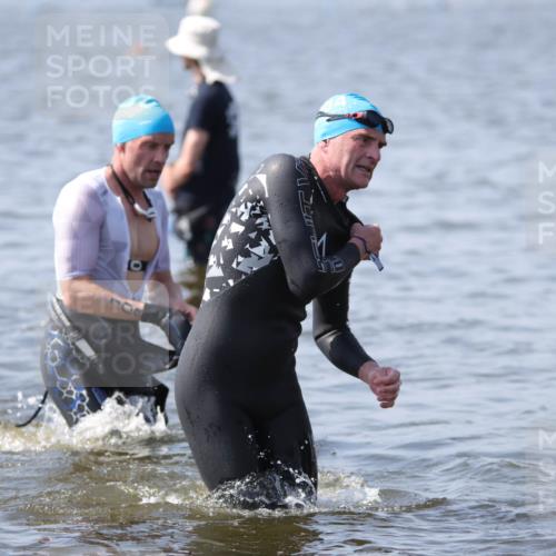 22.06.2025 - Viking Triathlon H.Heesch http://msf.ph/oto/8062402 22.06.2025 10:45:26 Schwimmen 68, 102, 108, 197, 466, 605 meine-sportfotos.de