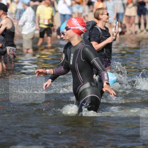 22.06.2025 - Viking Triathlon H.Heesch http://msf.ph/oto/8062403 22.06.2025 10:05:39 Schwimmen 22, 65, 83, 135, 167, 181, 194, 210, 361, 379, 439, 462, 511, 517, 538, 553, 603, 653, 654 meine-sportfotos.de