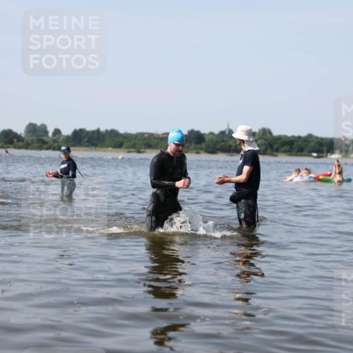 22.06.2025 - Viking Triathlon Michael Strokosch http://msf.ph/oto/8062410 22.06.2025 10:28:39 Schwimmen 258, 301, 368 meine-sportfotos.de
