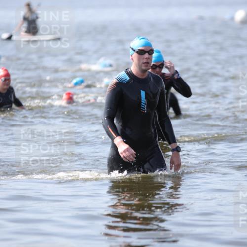 22.06.2025 - Viking Triathlon H.Heesch http://msf.ph/oto/8062413 22.06.2025 10:45:34 Schwimmen 95, 102, 108, 197, 425, 466, 519 meine-sportfotos.de