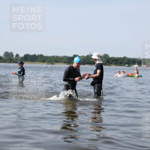 22.06.2025 - Viking Triathlon Michael Strokosch http://msf.ph/oto/8062414 22.06.2025 10:28:40 Schwimmen 258, 301, 368 meine-sportfotos.de