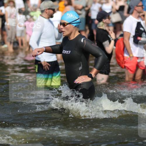 22.06.2025 - Viking Triathlon H.Heesch http://msf.ph/oto/8062421 22.06.2025 10:05:42 Schwimmen 22, 65, 83, 135, 194, 210, 361, 379, 439, 462, 511, 517, 553, 603, 653 meine-sportfotos.de