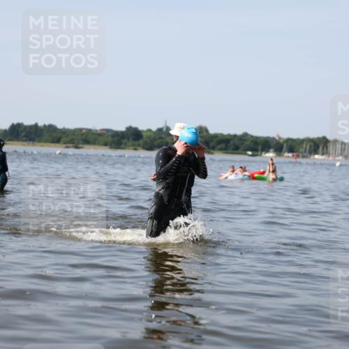 22.06.2025 - Viking Triathlon Michael Strokosch http://msf.ph/oto/8062426 22.06.2025 10:28:40 Schwimmen 258, 301, 368 meine-sportfotos.de