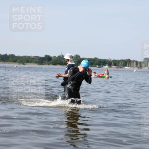 22.06.2025 - Viking Triathlon Michael Strokosch http://msf.ph/oto/8062431 22.06.2025 10:28:40 Schwimmen 258, 301, 368 meine-sportfotos.de