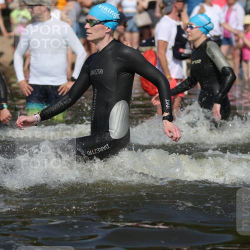 22.06.2025 - Viking Triathlon H.Heesch http://msf.ph/oto/8062433 22.06.2025 10:05:45 Schwimmen 65, 83, 128, 135, 194, 211, 275, 361, 379, 511, 517, 530, 553, 633, 653 meine-sportfotos.de