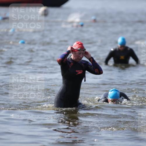22.06.2025 - Viking Triathlon H.Heesch http://msf.ph/oto/8062439 22.06.2025 10:45:46 Schwimmen 95, 197, 360, 372, 425, 468, 519, 615, 621, 633 meine-sportfotos.de