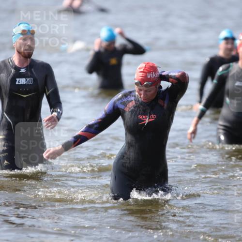 22.06.2025 - Viking Triathlon H.Heesch http://msf.ph/oto/8062441 22.06.2025 10:45:51 Schwimmen 95, 217, 342, 360, 372, 425, 468, 519, 525, 615, 621, 633 meine-sportfotos.de