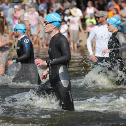 22.06.2025 - Viking Triathlon H.Heesch http://msf.ph/oto/8062443 22.06.2025 10:05:46 Schwimmen 65, 83, 128, 135, 194, 211, 275, 361, 379, 511, 517, 530, 553, 633, 653 meine-sportfotos.de