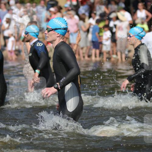 22.06.2025 - Viking Triathlon H.Heesch http://msf.ph/oto/8062448 22.06.2025 10:05:46 Schwimmen 65, 83, 128, 135, 194, 211, 275, 361, 379, 511, 517, 530, 553, 633, 653 meine-sportfotos.de