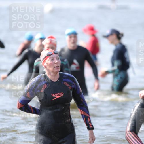 22.06.2025 - Viking Triathlon H.Heesch http://msf.ph/oto/8062461 22.06.2025 10:45:54 Schwimmen 95, 217, 342, 360, 372, 425, 468, 525, 615, 621, 633, 647 meine-sportfotos.de