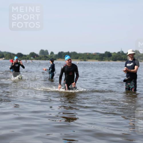 22.06.2025 - Viking Triathlon Michael Strokosch http://msf.ph/oto/8062462 22.06.2025 10:28:43 Schwimmen 15, 258, 301, 368, 414 meine-sportfotos.de