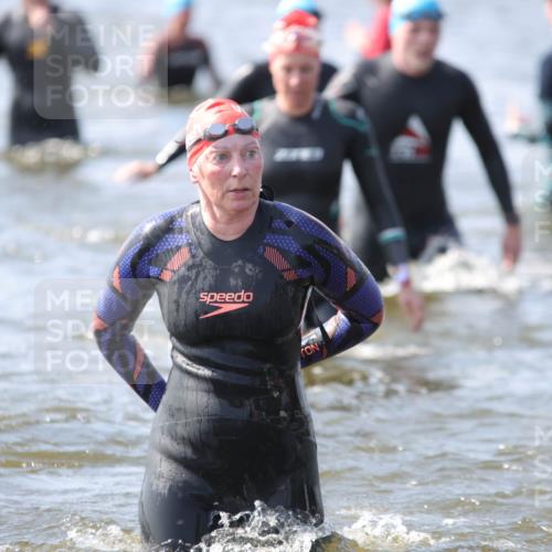 22.06.2025 - Viking Triathlon H.Heesch http://msf.ph/oto/8062467 22.06.2025 10:45:56 Schwimmen 95, 217, 342, 360, 372, 425, 468, 525, 615, 621, 633, 647 meine-sportfotos.de