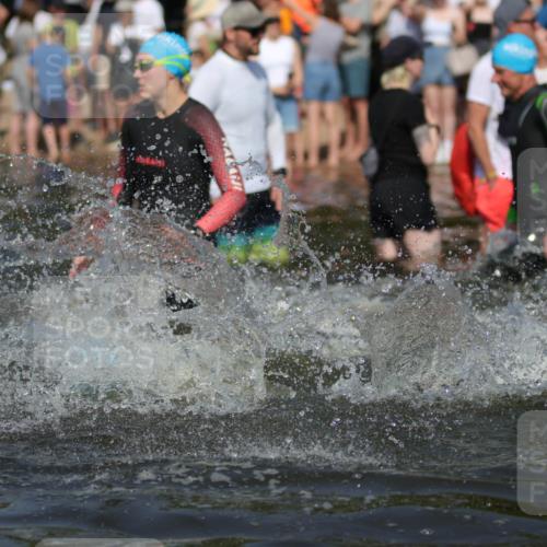 22.06.2025 - Viking Triathlon H.Heesch http://msf.ph/oto/8062492 22.06.2025 10:05:58 Schwimmen 68, 128, 169, 211, 269, 275, 397, 441, 442, 460, 465, 530, 633, 644 meine-sportfotos.de