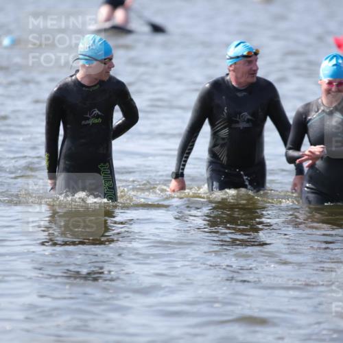 22.06.2025 - Viking Triathlon H.Heesch http://msf.ph/oto/8062523 22.06.2025 10:46:22 Schwimmen 60, 121, 144, 213, 225, 333, 406, 479 meine-sportfotos.de