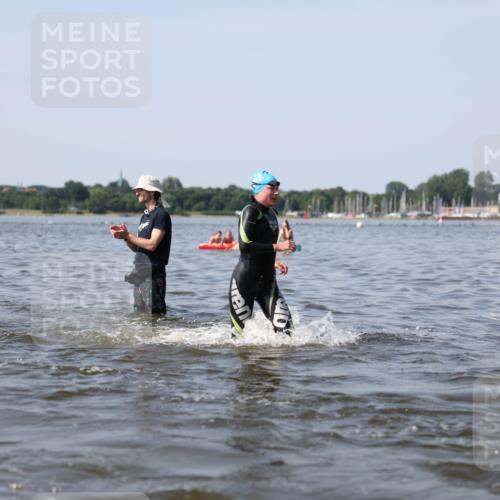 22.06.2025 - Viking Triathlon Michael Strokosch http://msf.ph/oto/8062542 22.06.2025 10:28:50 Schwimmen 15, 258, 301, 368, 384, 414, 443, 628 meine-sportfotos.de