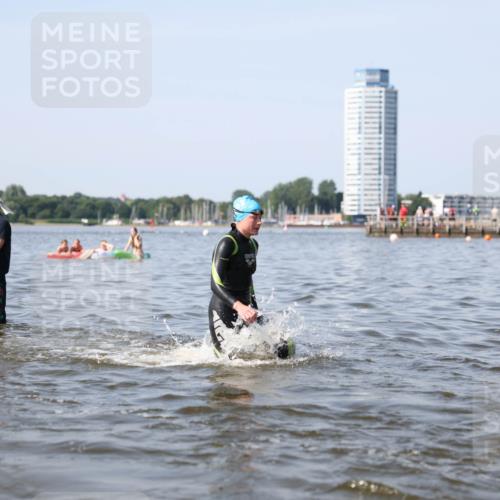 22.06.2025 - Viking Triathlon Michael Strokosch http://msf.ph/oto/8062552 22.06.2025 10:28:51 Schwimmen 15, 258, 301, 368, 384, 414, 443, 628 meine-sportfotos.de