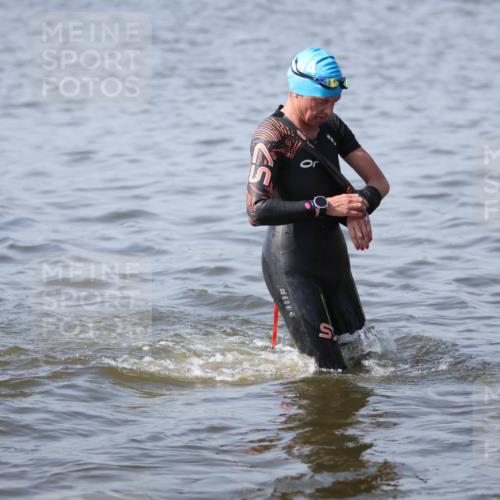 22.06.2025 - Viking Triathlon H.Heesch http://msf.ph/oto/8062553 22.06.2025 10:46:32 Schwimmen 60, 143, 206, 225, 333, 406, 479, 515 meine-sportfotos.de