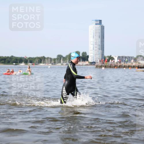 22.06.2025 - Viking Triathlon Michael Strokosch http://msf.ph/oto/8062556 22.06.2025 10:28:51 Schwimmen 15, 258, 301, 368, 384, 414, 443, 628 meine-sportfotos.de