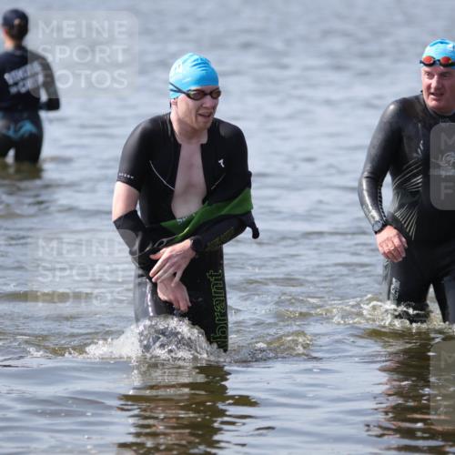 22.06.2025 - Viking Triathlon H.Heesch http://msf.ph/oto/8062558 22.06.2025 10:46:33 Schwimmen 60, 143, 206, 333, 479, 498, 515 meine-sportfotos.de