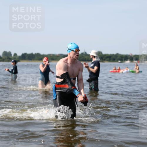 22.06.2025 - Viking Triathlon Michael Strokosch http://msf.ph/oto/8062565 22.06.2025 10:28:52 Schwimmen 15, 152, 258, 301, 368, 384, 414, 443, 604, 628 meine-sportfotos.de