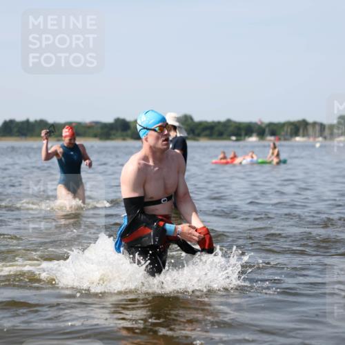 22.06.2025 - Viking Triathlon Michael Strokosch http://msf.ph/oto/8062573 22.06.2025 10:28:53 Schwimmen 12, 15, 152, 258, 301, 368, 384, 414, 443, 604, 628 meine-sportfotos.de
