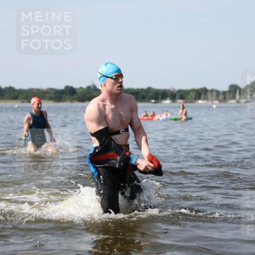 22.06.2025 - Viking Triathlon Michael Strokosch http://msf.ph/oto/8062575 22.06.2025 10:28:53 Schwimmen 12, 15, 152, 258, 301, 368, 384, 414, 443, 604, 628 meine-sportfotos.de