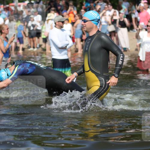 22.06.2025 - Viking Triathlon H.Heesch http://msf.ph/oto/8062578 22.06.2025 10:06:15 Schwimmen 39, 41, 60, 84, 110, 117, 153, 191, 266, 325, 385, 440, 446, 487, 535 meine-sportfotos.de