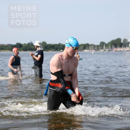 22.06.2025 - Viking Triathlon Michael Strokosch http://msf.ph/oto/8062581 22.06.2025 10:28:54 Schwimmen 12, 15, 152, 301, 310, 368, 384, 414, 443, 604, 628 meine-sportfotos.de