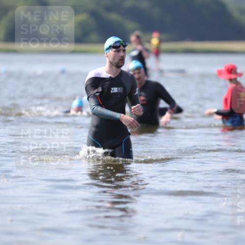 22.06.2025 - Viking Triathlon H.Heesch http://msf.ph/oto/8062585 22.06.2025 10:46:51 Schwimmen 36, 206, 378, 498, 515 meine-sportfotos.de