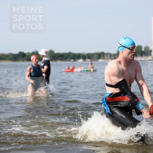 22.06.2025 - Viking Triathlon Michael Strokosch http://msf.ph/oto/8062590 22.06.2025 10:28:54 Schwimmen 12, 15, 152, 301, 310, 368, 384, 414, 443, 604, 628 meine-sportfotos.de