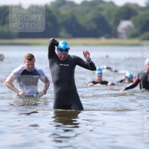 22.06.2025 - Viking Triathlon H.Heesch http://msf.ph/oto/8062599 22.06.2025 10:47:04 Schwimmen 36, 51, 74, 378, 421 meine-sportfotos.de