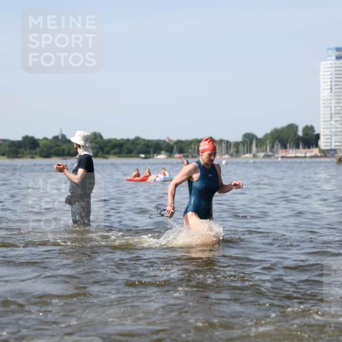 22.06.2025 - Viking Triathlon Michael Strokosch http://msf.ph/oto/8062605 22.06.2025 10:28:55 Schwimmen 12, 15, 152, 200, 301, 310, 368, 384, 414, 443, 604, 628 meine-sportfotos.de