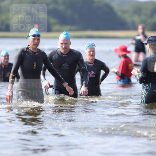 22.06.2025 - Viking Triathlon H.Heesch http://msf.ph/oto/8062610 22.06.2025 10:47:08 Schwimmen 36, 51, 74, 76, 267, 378, 421, 547 meine-sportfotos.de