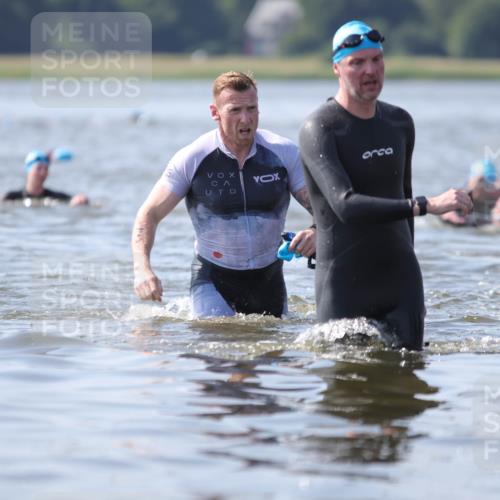 22.06.2025 - Viking Triathlon H.Heesch http://msf.ph/oto/8062622 22.06.2025 10:47:11 Schwimmen 51, 74, 76, 267, 378, 421, 547 meine-sportfotos.de